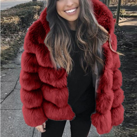 Women's Fur Coat Is Popular In Europe And America