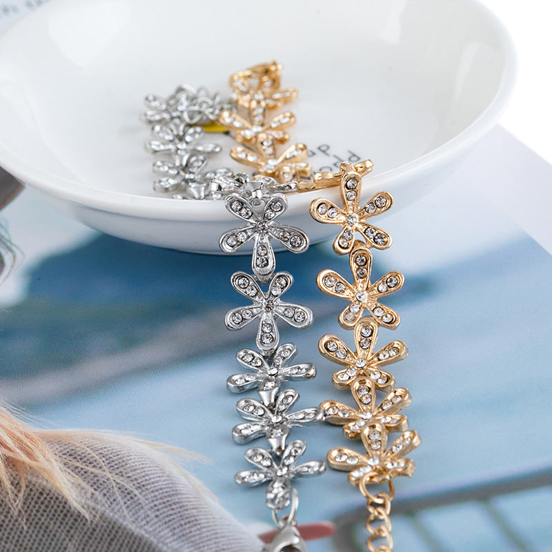 Fashion Temperament And Fully-jewelled Snowflake Bracelet