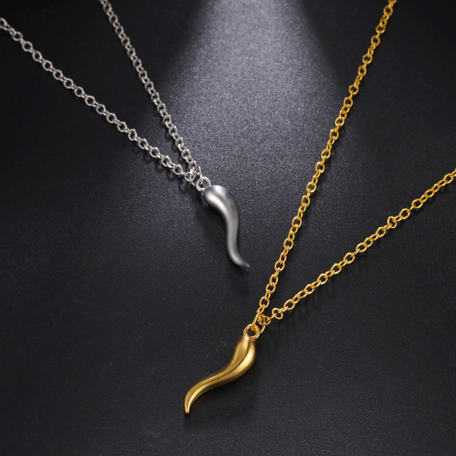 Stylish Graceful Simple Versatile Cross Chain Pepper Pattern Women's Alloy Necklace