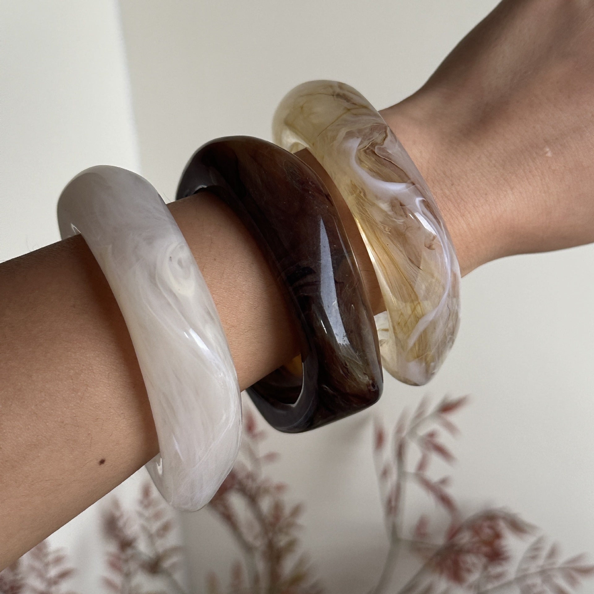 European And American Exaggerated Ins Style Acrylic Fashion Bracelet Irregular Translucent Design