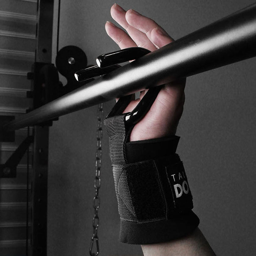 Pull-up strength training auxiliary glove hook