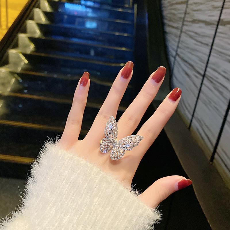Women's Fashion Dignified Hollow Butterfly Shape Ring