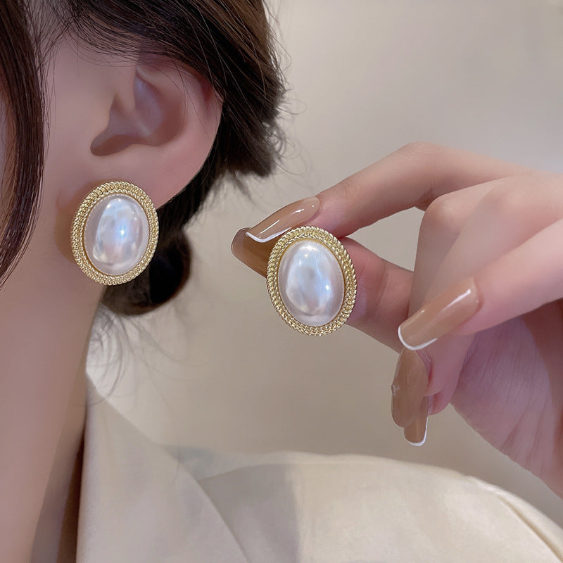 French Retro Hepburn Baroque Pearl Ears
