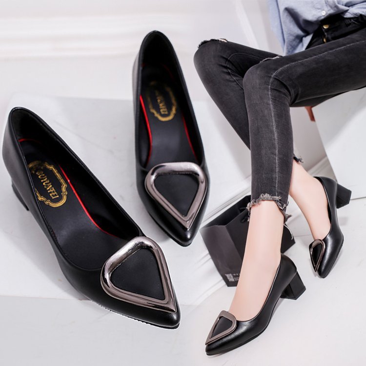 High heels casual triangular buckle shoes