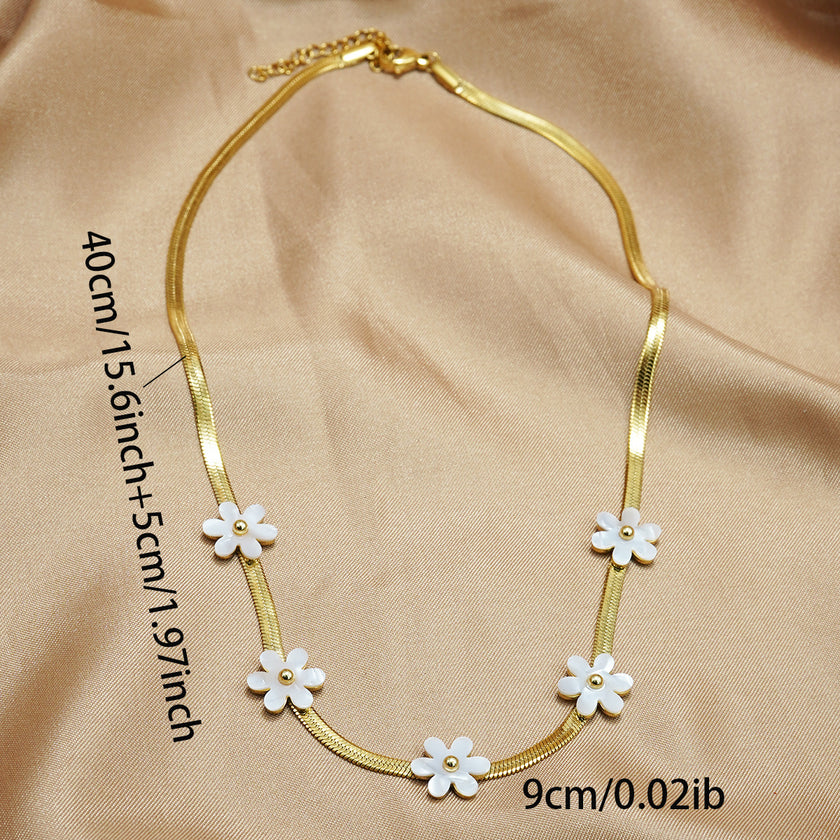 Lxalry 18K Gold Plated Bohemian Floral Necklace   Stainless Steel Skin Safe Jewelry With White Blossom Charms  Hypoallergenic   Tarnish Free Gift For Women Wife Mom, Festive Occasions   Everyday Boho
