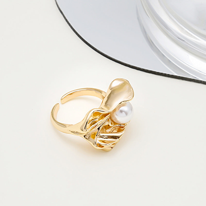 Women's European And American Shell Pleated Pearl Ring