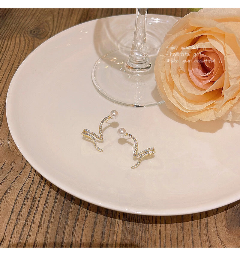 Sterling Silver Needle Micro-inlaid Exquisite Snake-shaped Ear Clip Stud Earrings