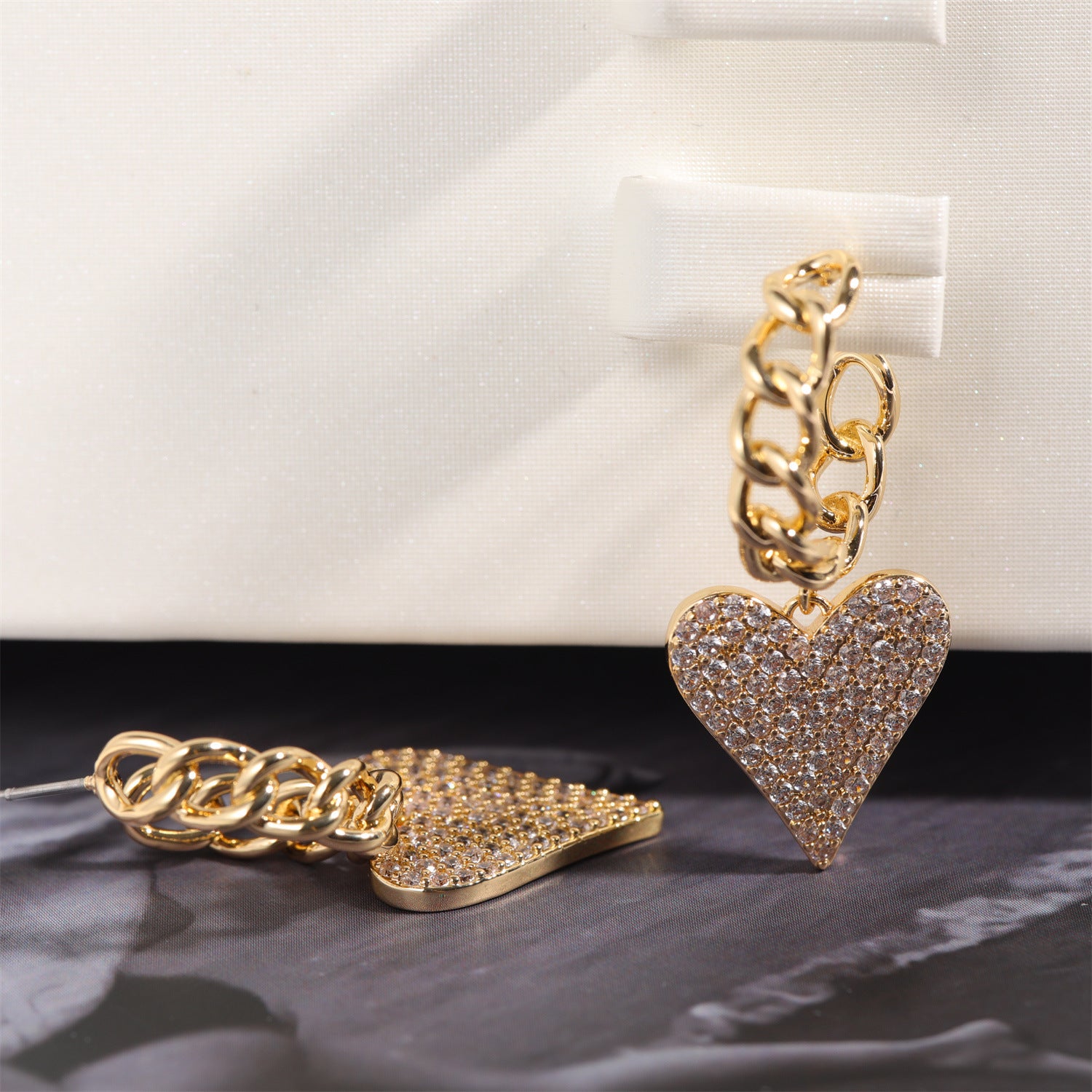 Copper Inlaid Zircon Long Peach Heart Earrings Chain Earrings Heart-shaped