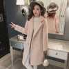 Long woolen coat in the woolen coat
