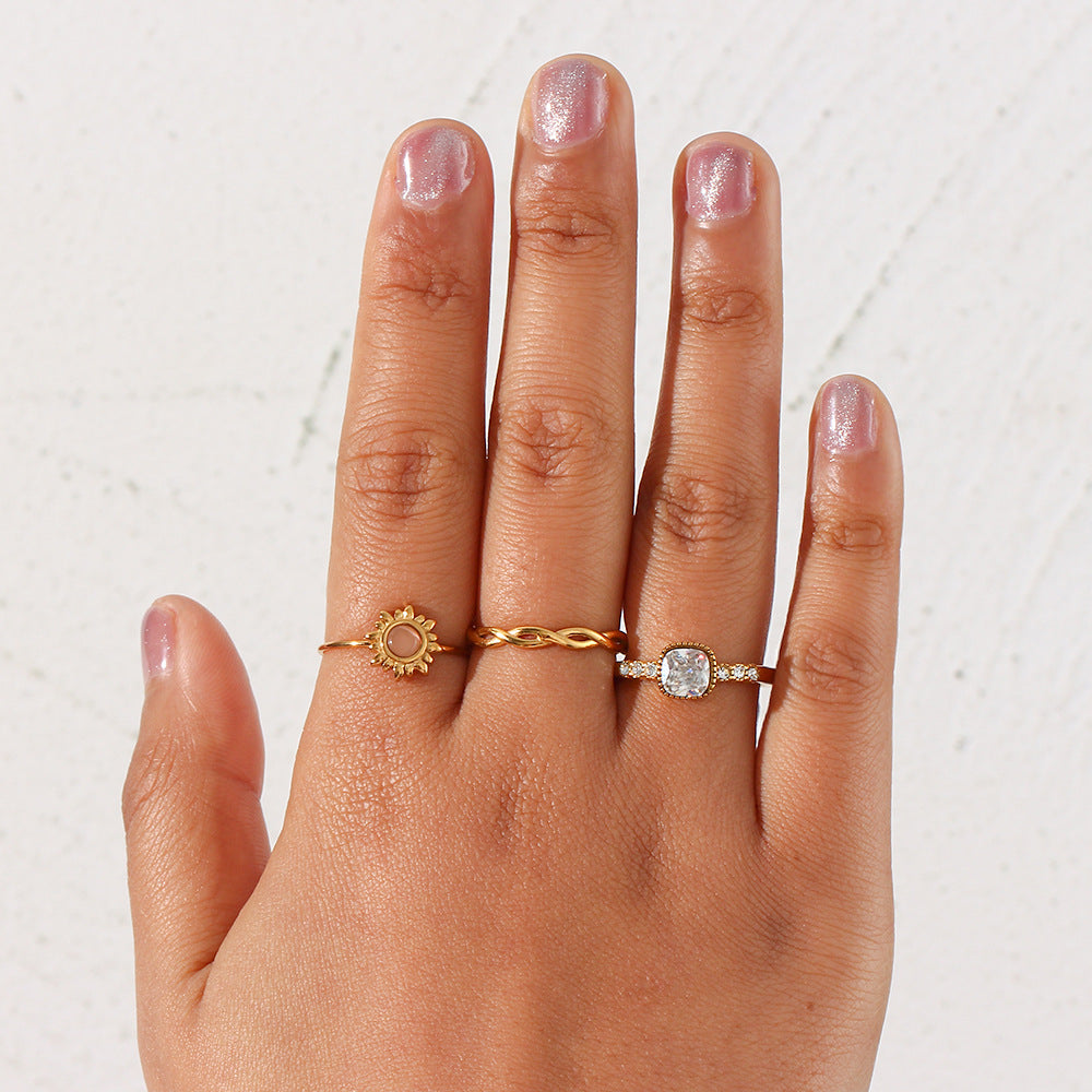 Rounded Square Open-end Zircon Ring Niche