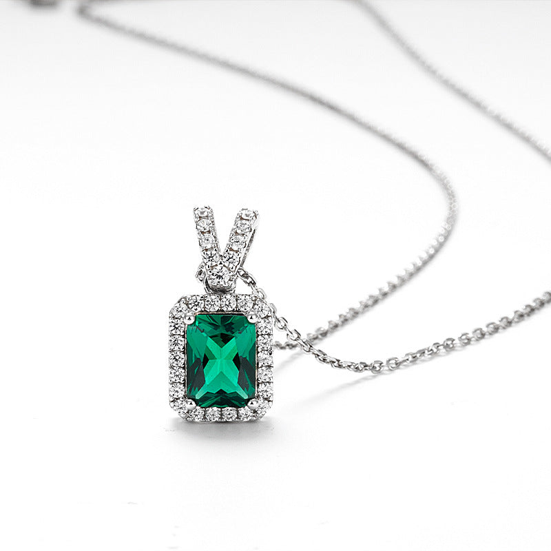 Emerald Clavicle Necklace For Women