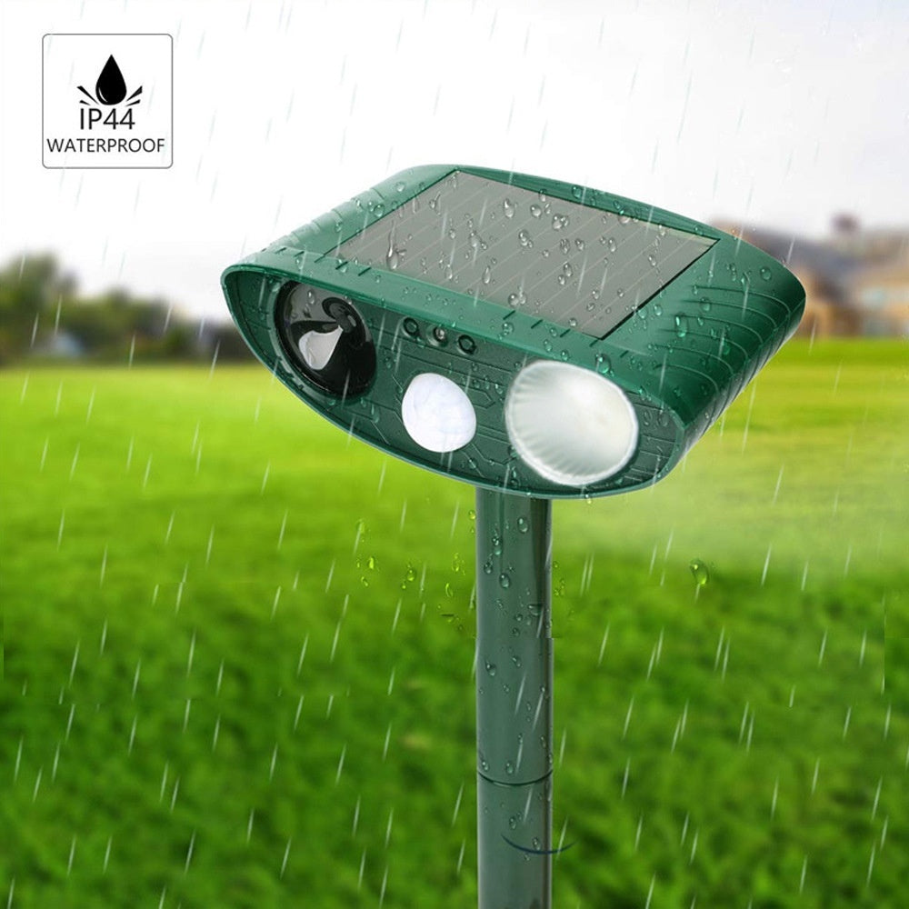 Outdoor Solar-powered Animal Repeller Strobe Light Light
