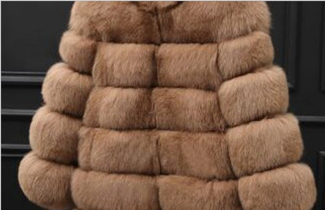 Women's Fur Coat Is Popular In Europe And America