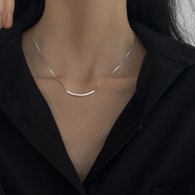 Women's Smiley Curved Clavicle Chain