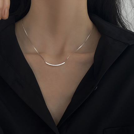 Women's Smiley Curved Clavicle Chain