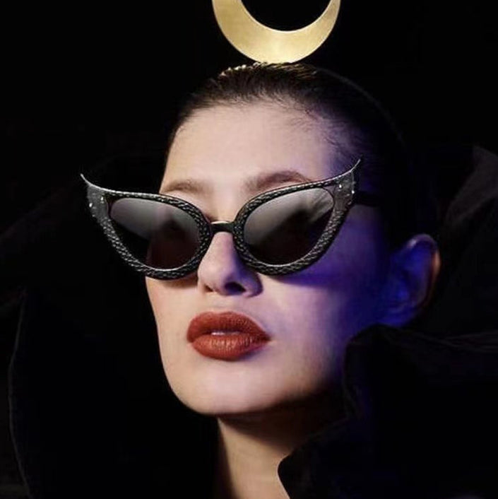 Personalized Sunglasses Funny Hot Girl Snake-shaped Women