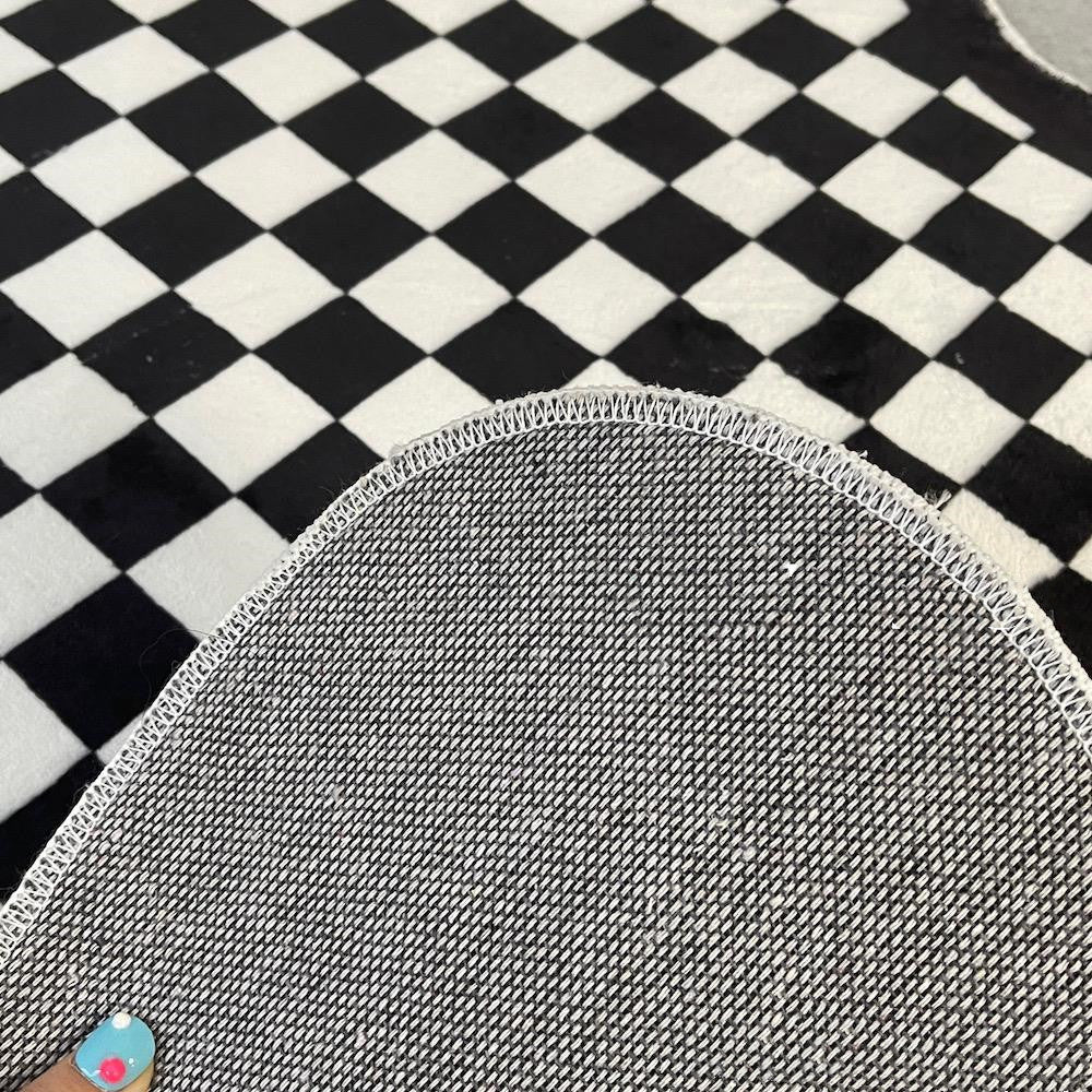 Ins Simple Checkerboard Carpet Irregular