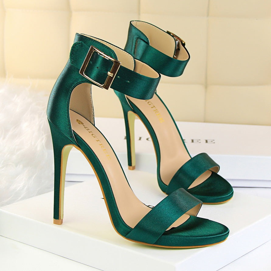 Metal belt buckle sandals
