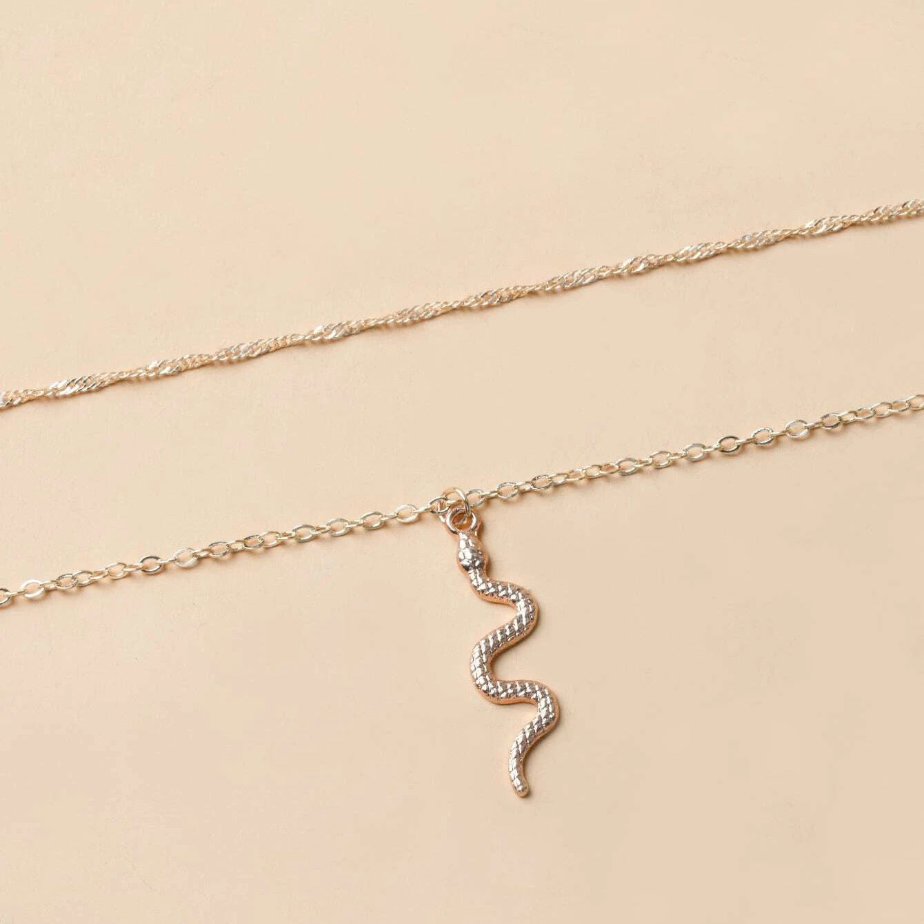 European And American Snake Necklace Female Minority Simple