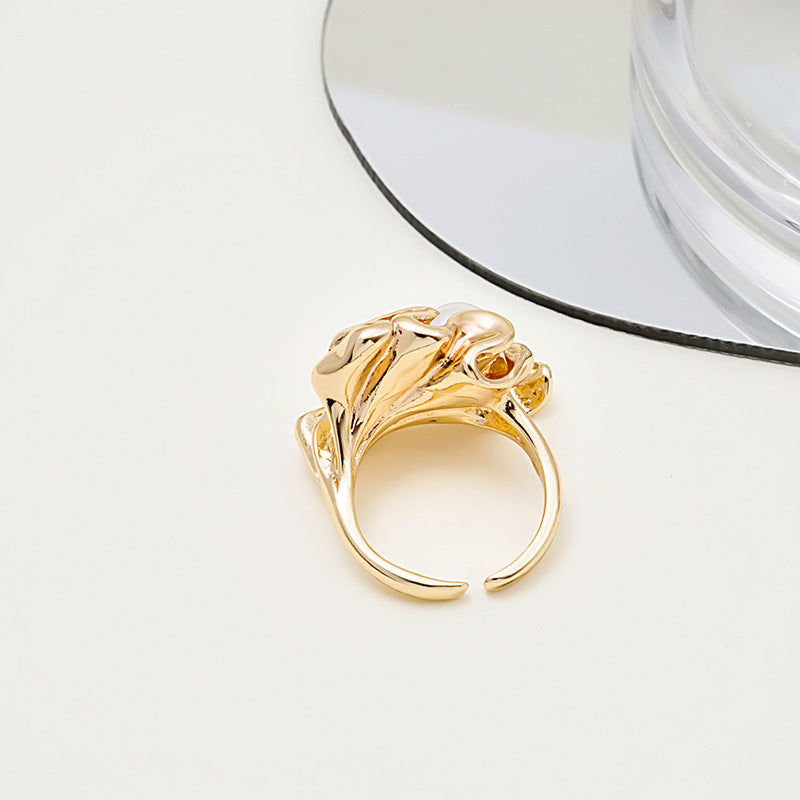 Women's European And American Shell Pleated Pearl Ring