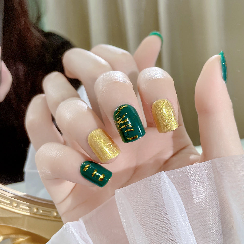 Fake Nail Patches Hand Wearing Art