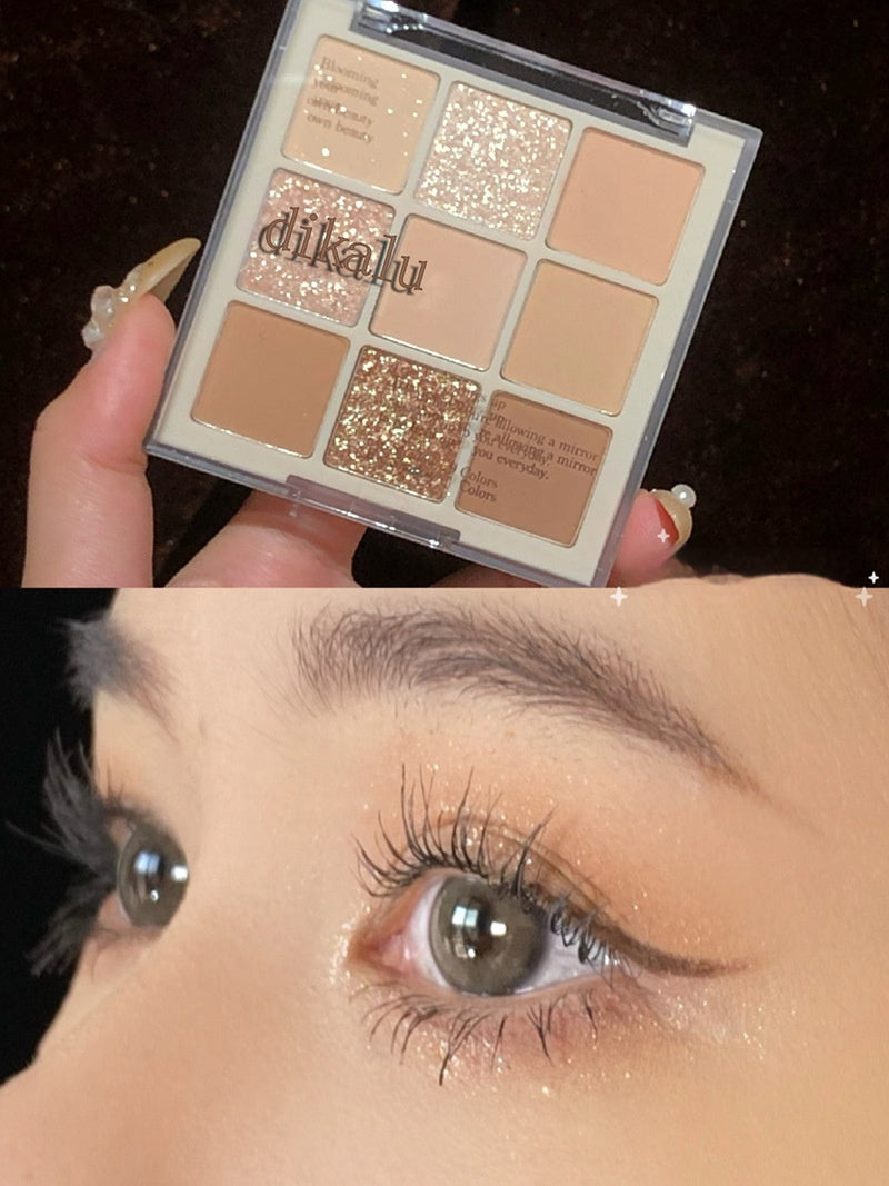 Women's Fashion Christmas Snowflake Eye Shadow Plate