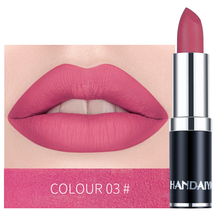 Long lasting moisturizing lipstick