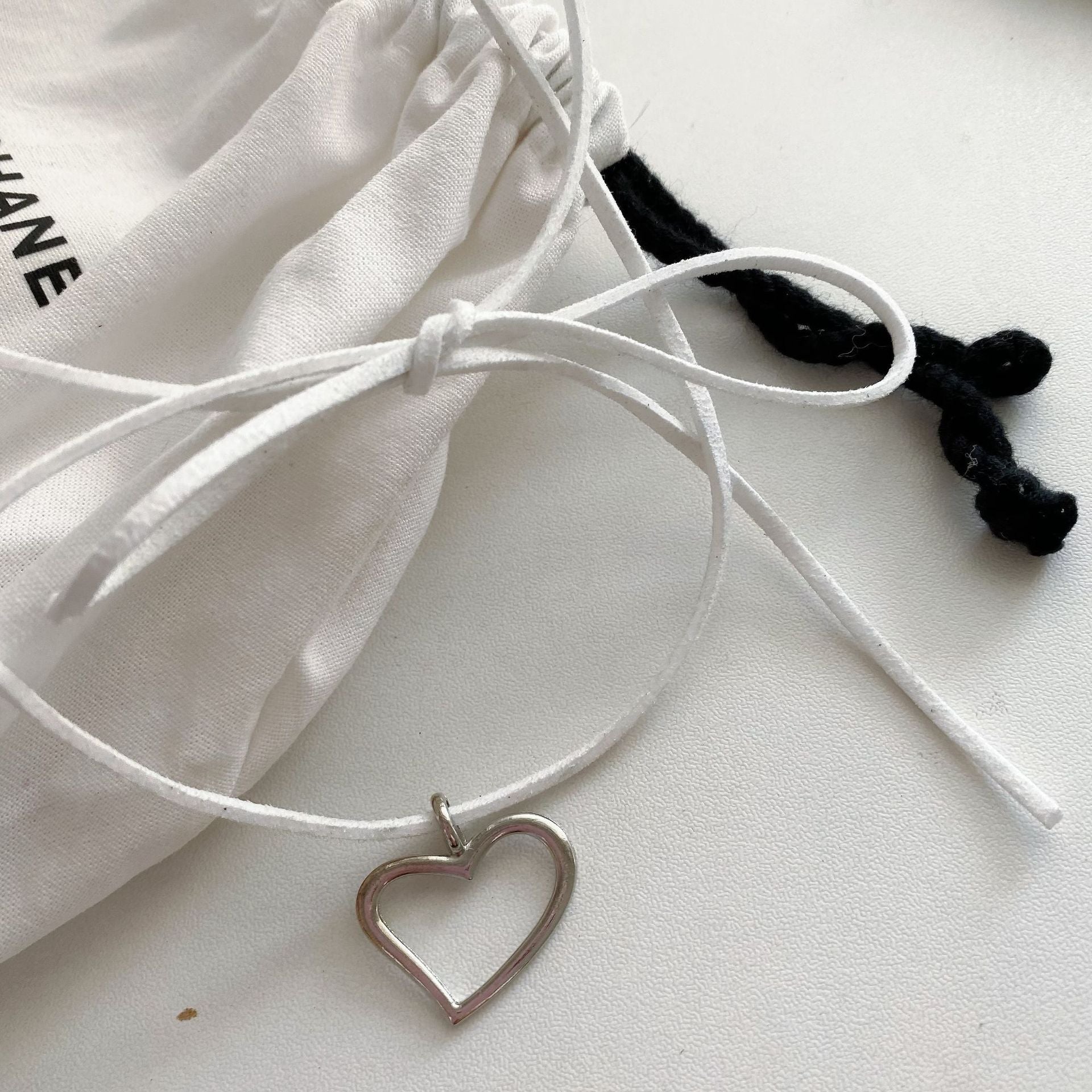 Heart Metal Strap Choker Heart-shaped Metal Necklace