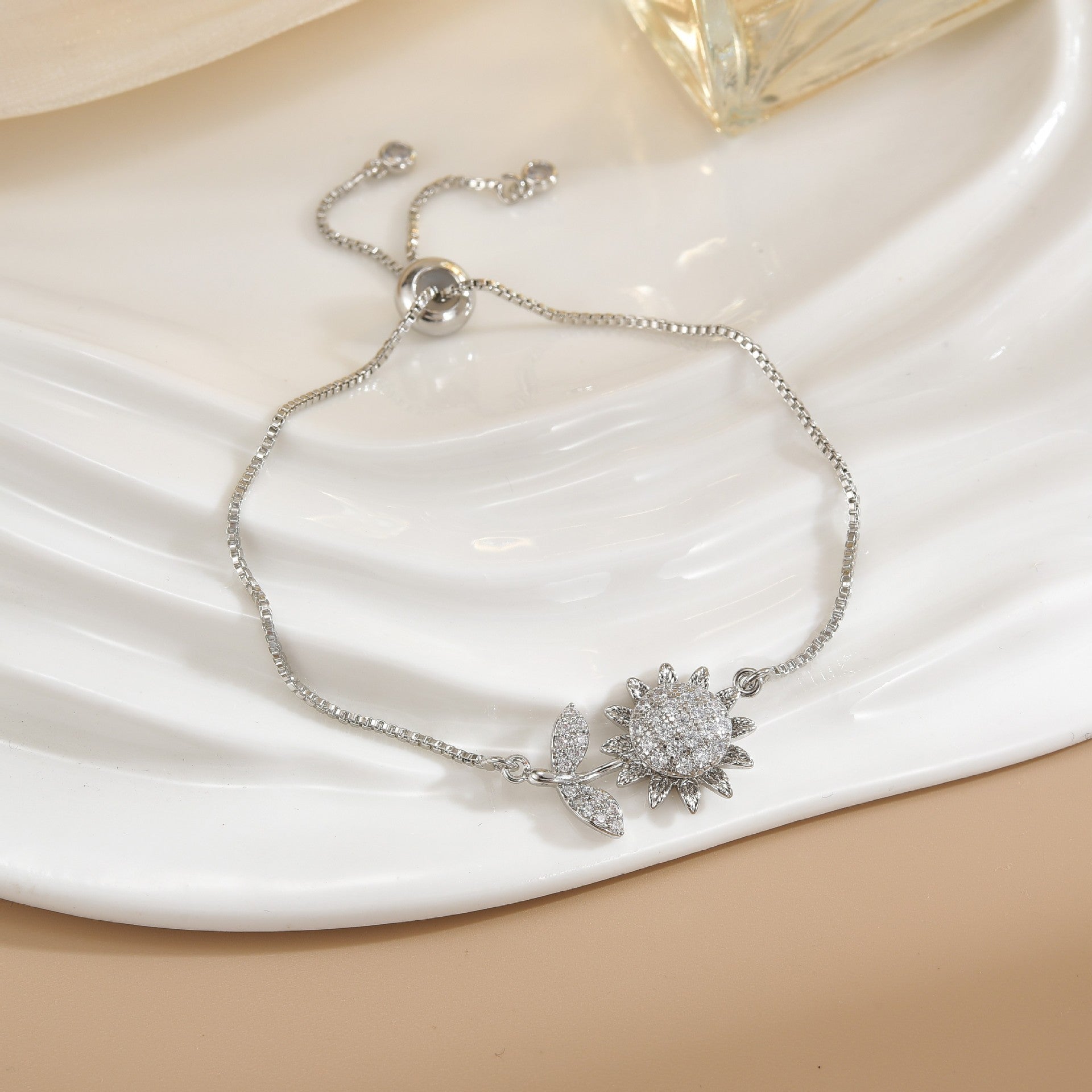Simple Rotatable Flower Color-preserving Pure Copper Gold-plated Bracelet