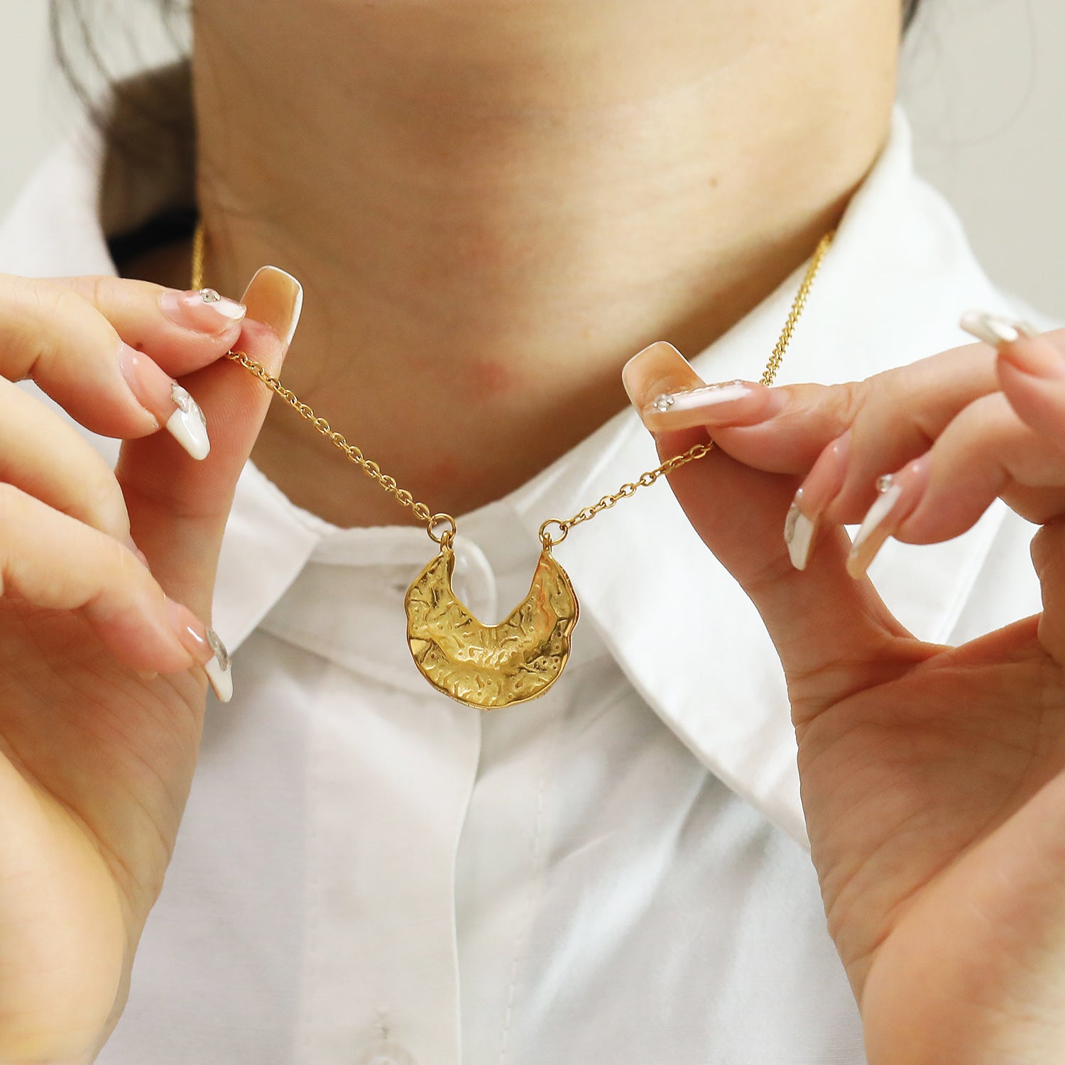 European And American Ins Personality Shaped Hammered Pattern Elegant Necklace Women