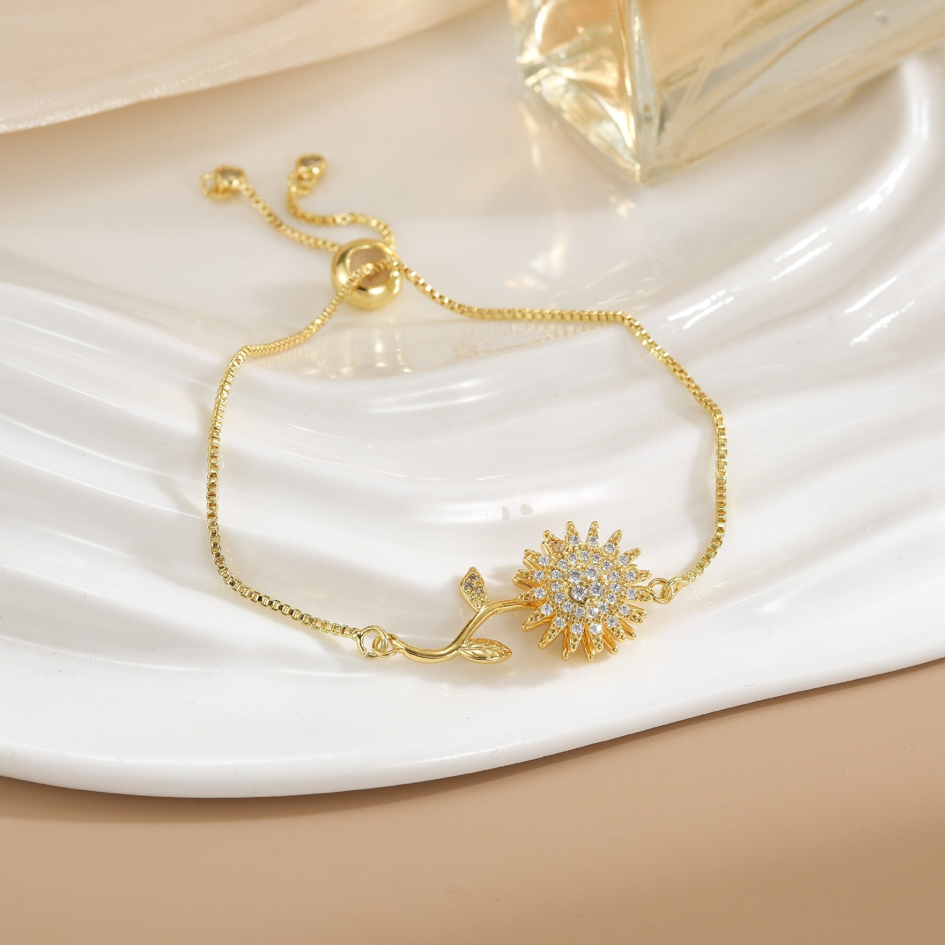 Simple Rotatable Flower Color-preserving Pure Copper Gold-plated Bracelet
