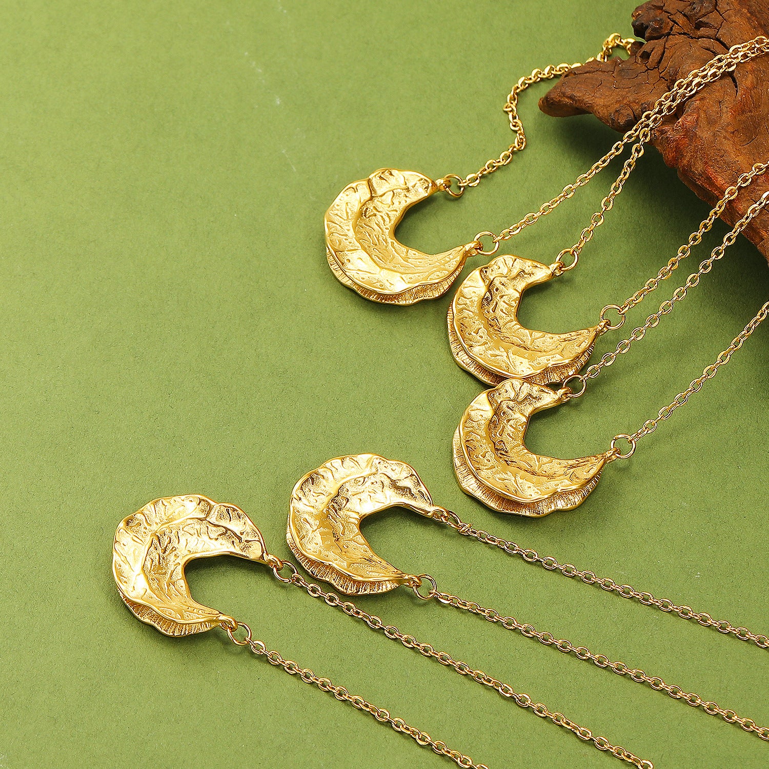 European And American Ins Personality Shaped Hammered Pattern Elegant Necklace Women