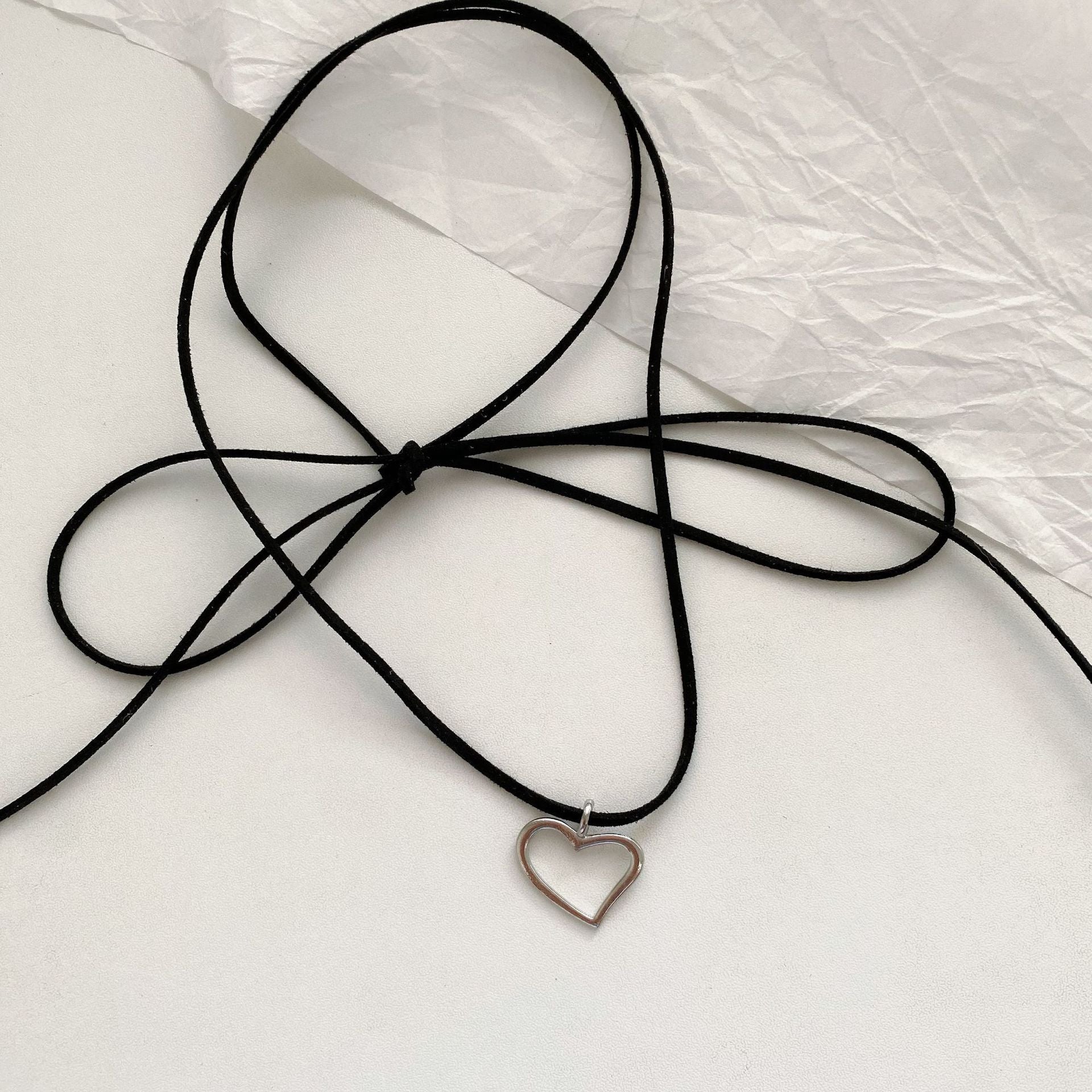Heart Metal Strap Choker Heart-shaped Metal Necklace