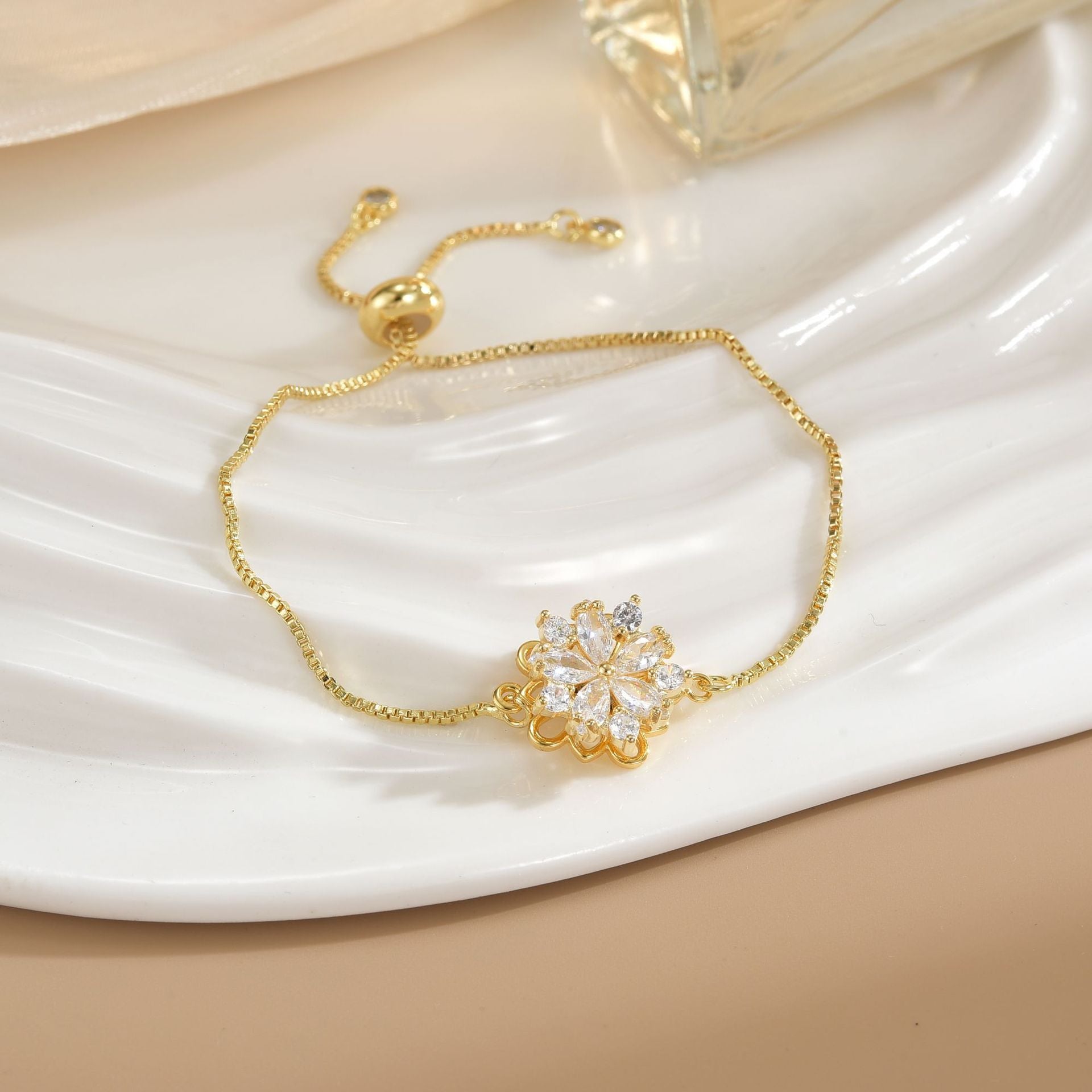 Simple Rotatable Flower Color-preserving Pure Copper Gold-plated Bracelet