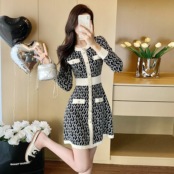 Women's French Round Neck Waist Trimming Classic Style Knitted Dress