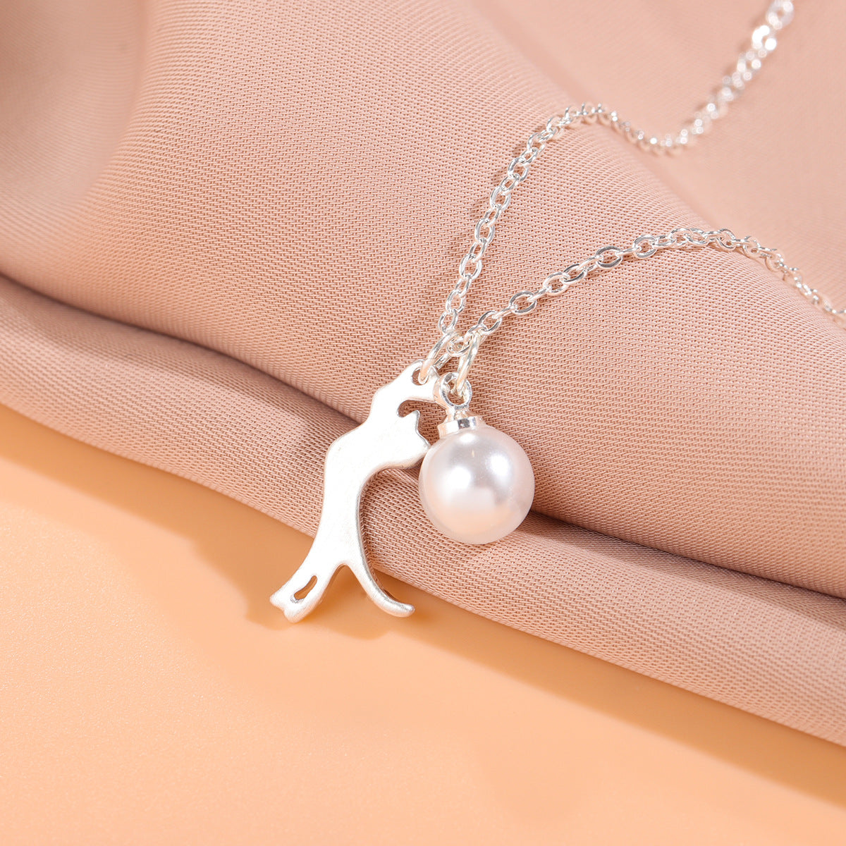 Cute Fashion Brushed Kitty Pearl With Clavicle Chain Necklace