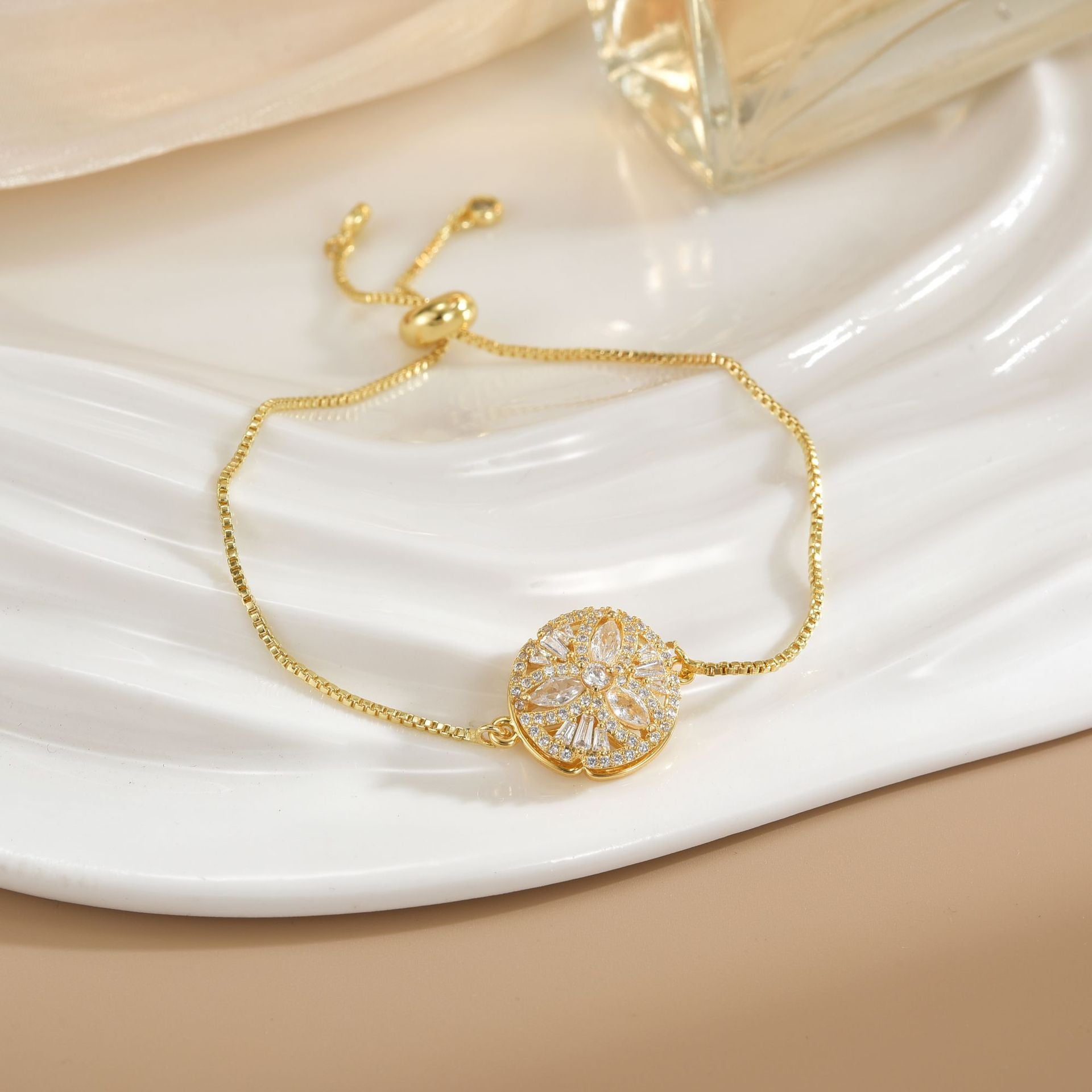 Simple Rotatable Flower Color-preserving Pure Copper Gold-plated Bracelet