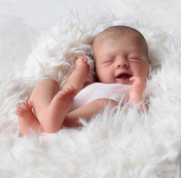Reborn Doll Kit Salia With Signature On Neck