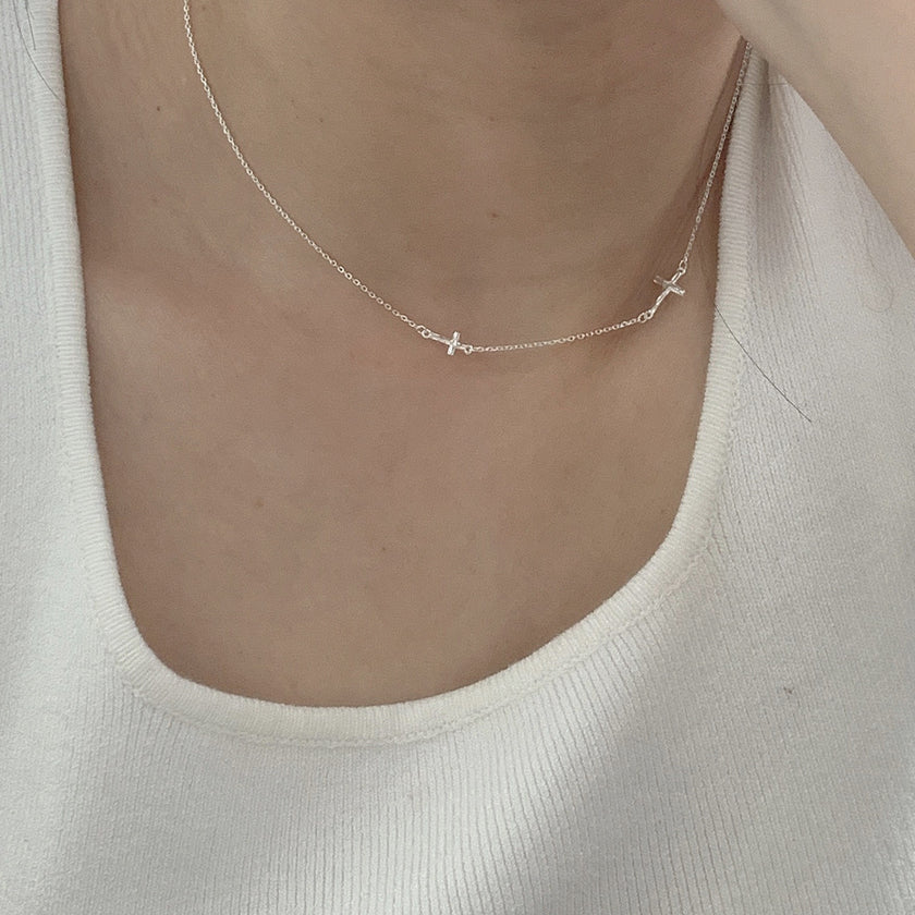 925 Sterling Silver Mini Pleated Cross Necklace