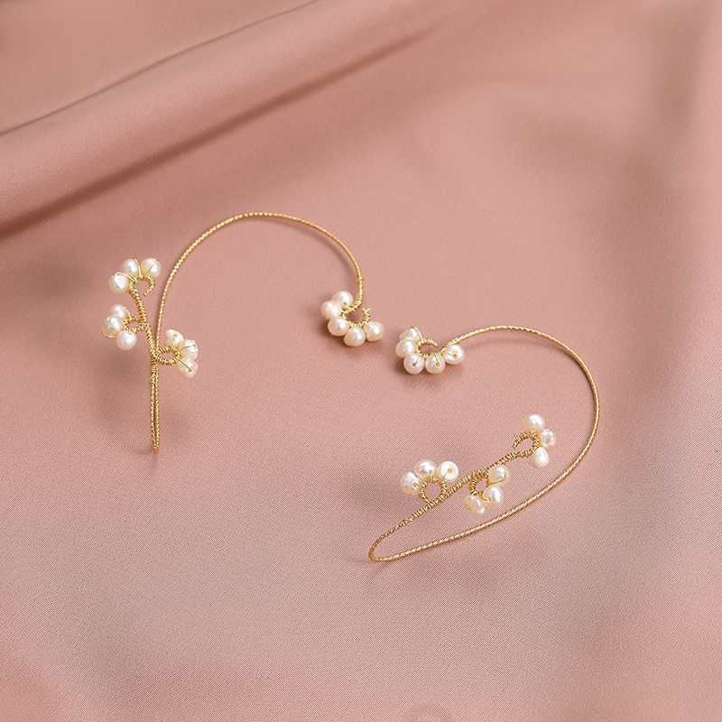 Exquisite Imitation Pearl Flower Winding Non-pierced Ear Bone Clip
