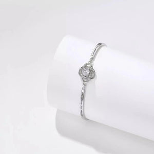 Lucky Four-Leaf Clover Bracelet Female Flower Girlfriends