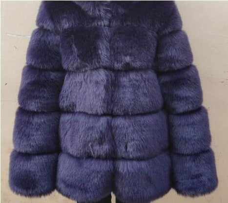 Women's Fur Coat Is Popular In Europe And America