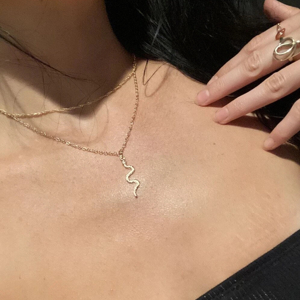 European And American Snake Necklace Female Minority Simple