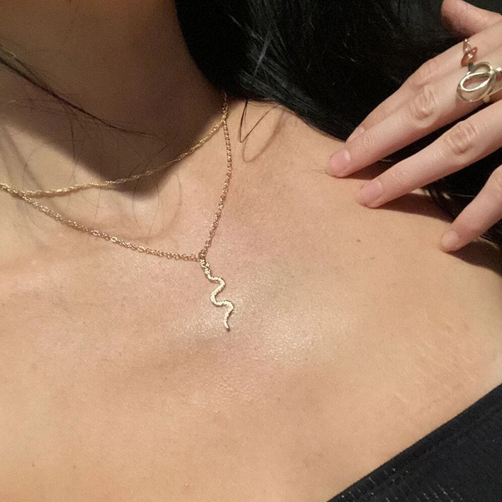 European And American Snake Necklace Female Minority Simple