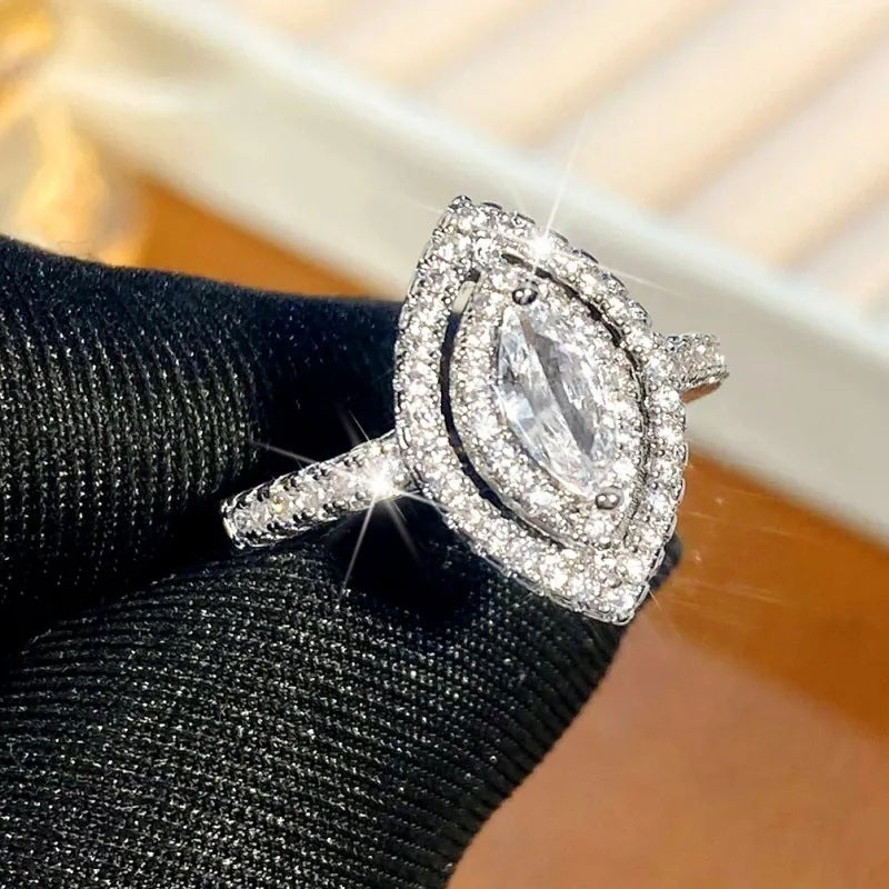 Creative Horse Eye Shining Zircon Wedding Ring For Women