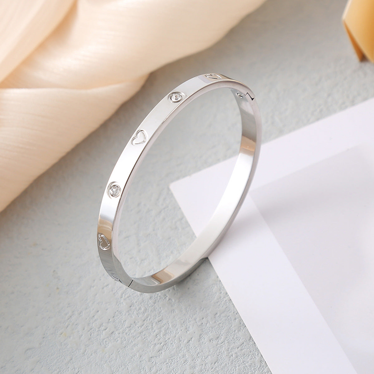Heart-shaped Accessories Niche Buckle Diamond Stainless Steel Bracelet