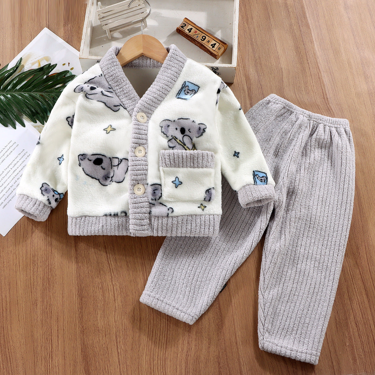 New Children's Homewear Boys And Girls Flannel Pajama Coat Thickened Warm Two-piece Set