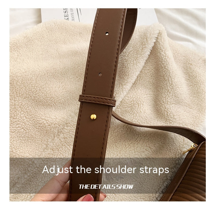 Women's Niche Retro Large Capacity Commuter Shoulder Bag