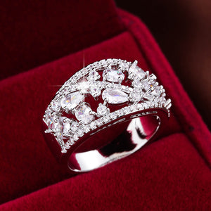 Fashion Exquisite Inlaid Zirconium Wide Face Ring