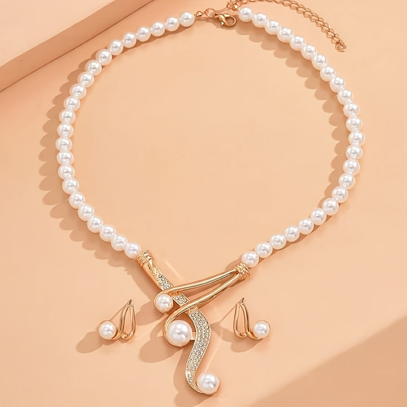 A Round Artificial Pearl Necklace And A Pair Of Geometric Round Artificial Pearl Earrings Are Fashionable, Elegant And Noble, Perfect Gifts For Lovers And Friends.